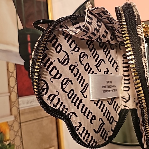 JUICY COUTURE Black Beige Tame Her Heart Zip Around Wallet/Wristlet - Picture 3 of 10